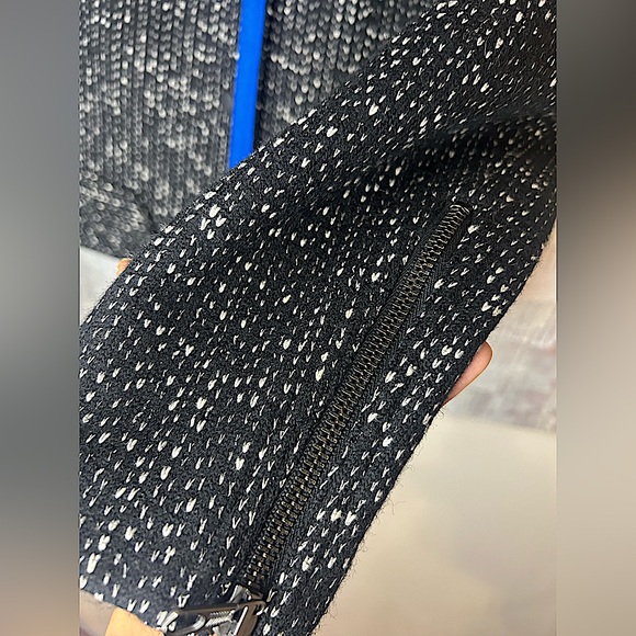 RAG & BONE Ezra Tweed Blazer
Classic Fit Blazer - Picture 4 of 12